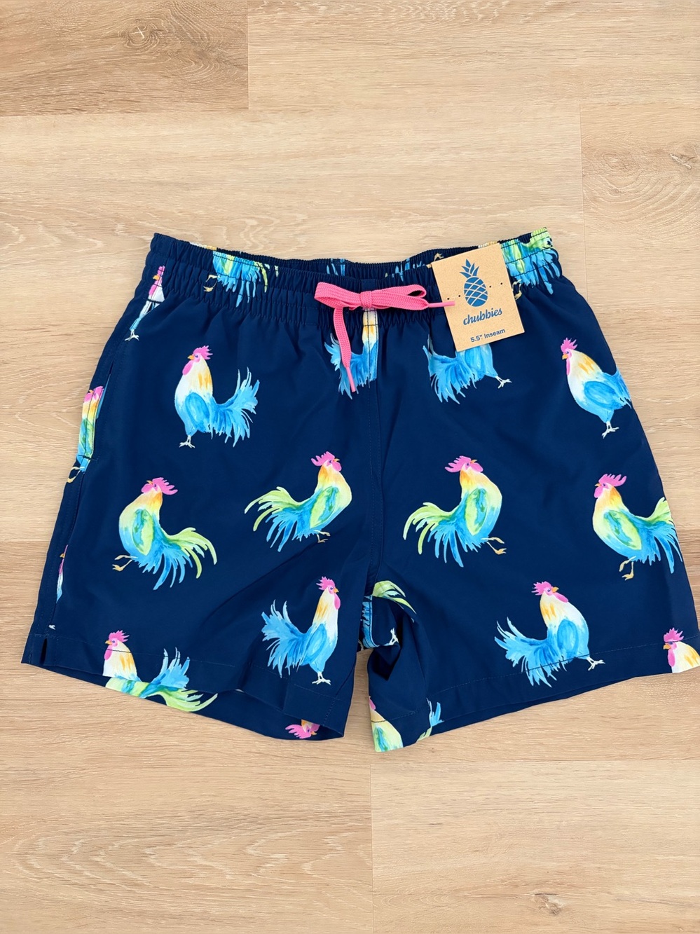 NWT chubbies 5.5” Classic Swim Trunk in Fowl Plays